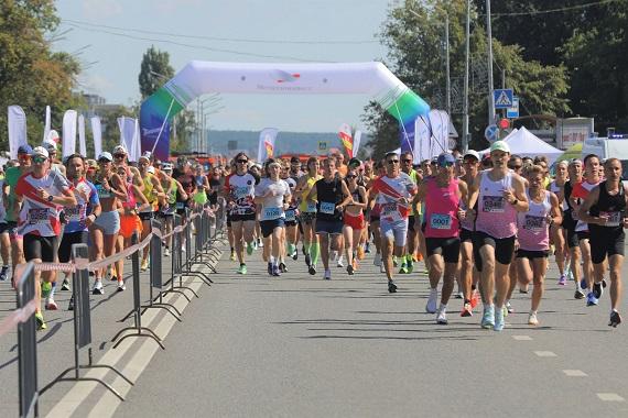 Металлоинвест провёл в Старом Осколе полумарафон в честь 80-летия Победы